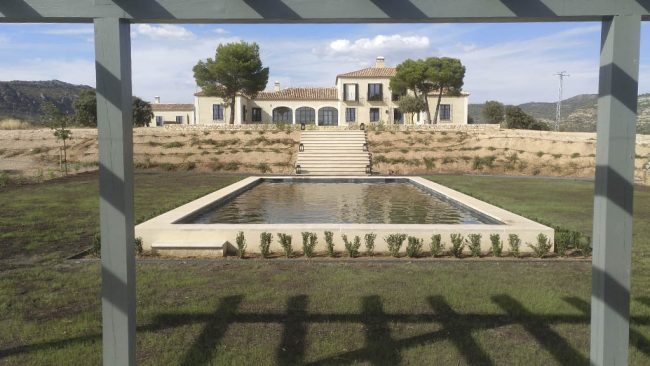 Jardines | Ajardinar | Poda | Jardineria | Diseño jardín | Desbrozar | Sistema Riego | Césped | Césped artificial | Mantenimiento jardín | Tala | Construcción jardines | Palmeras | Setos | Jardín ecológico | Jardín sostenible | Jardín vertical | Toledo | Madrid | Ciudad Real