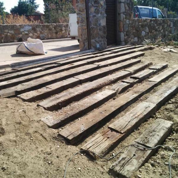 Jardines | Ajardinar | Poda | Jardineria | Diseño jardín | Desbrozar | Sistema Riego | Césped | Césped artificial | Mantenimiento jardín | Tala | Construcción jardines | Palmeras | Setos | Jardín ecológico | Jardín sostenible | Jardín vertical | Toledo | Madrid | Ciudad Real