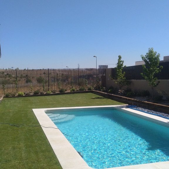 Jardines | Ajardinar | Poda | Jardineria | Diseño jardín | Desbrozar | Sistema Riego | Césped | Césped artificial | Mantenimiento jardín | Tala | Construcción jardines | Palmeras | Setos | Jardín ecológico | Jardín sostenible | Jardín vertical | Toledo | Madrid | Ciudad Real