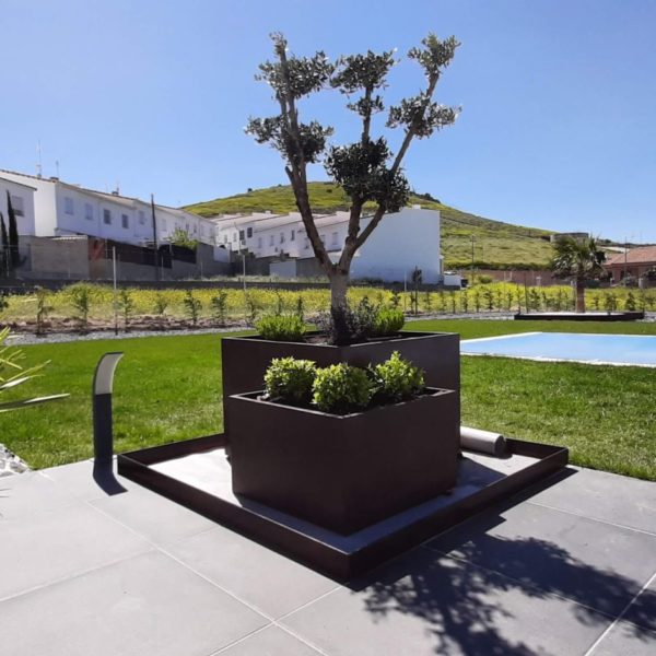 Jardines | Ajardinar | Poda | Jardineria | Diseño jardín | Desbrozar | Sistema Riego | Césped | Césped artificial | Mantenimiento jardín | Tala | Construcción jardines | Palmeras | Setos | Jardín ecológico | Jardín sostenible | Jardín vertical | Toledo | Madrid | Ciudad Real