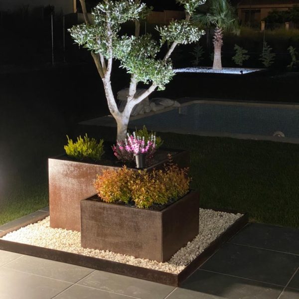 Jardines | Ajardinar | Poda | Jardineria | Diseño jardín | Desbrozar | Sistema Riego | Césped | Césped artificial | Mantenimiento jardín | Tala | Construcción jardines | Palmeras | Setos | Jardín ecológico | Jardín sostenible | Jardín vertical | Toledo | Madrid | Ciudad Real