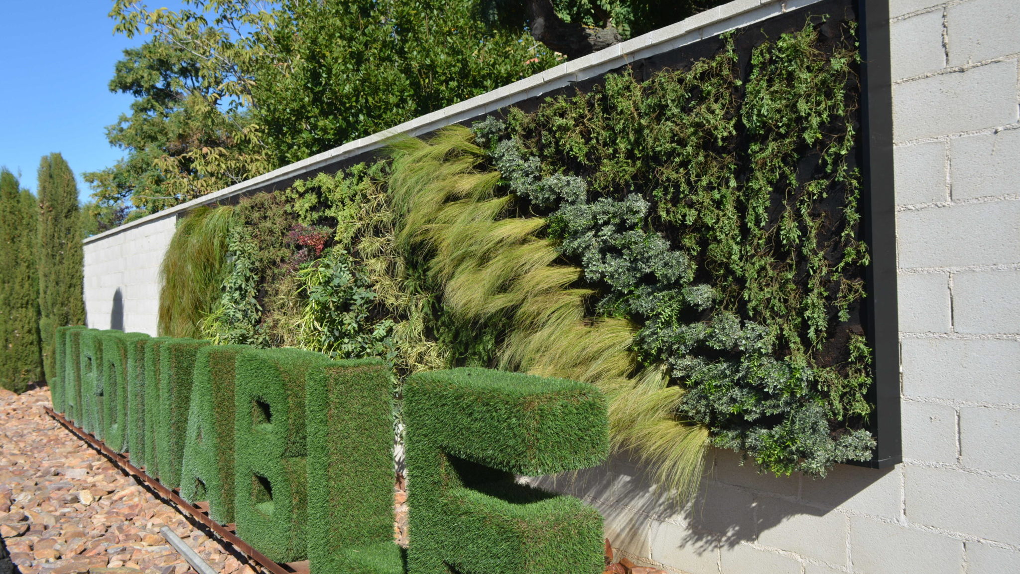 Jardín vertical o muro verde , sus 7 beneficios principales - Jardinable