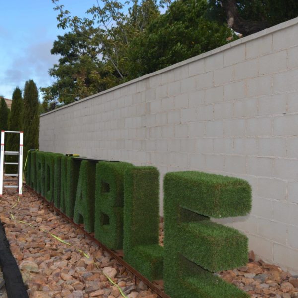 Jardines | Ajardinar | Poda | Jardineria | Diseño jardín | Desbrozar | Sistema Riego | Césped | Césped artificial | Mantenimiento jardín | Tala | Construcción jardines | Palmeras | Setos | Jardín ecológico | Jardín sostenible | Jardín vertical | Toledo | Madrid | Ciudad Real