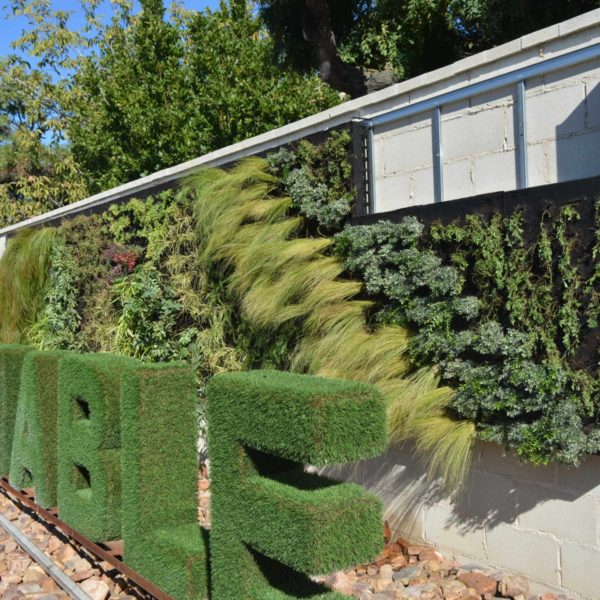 Jardines | Ajardinar | Poda | Jardineria | Diseño jardín | Desbrozar | Sistema Riego | Césped | Césped artificial | Mantenimiento jardín | Tala | Construcción jardines | Palmeras | Setos | Jardín ecológico | Jardín sostenible | Jardín vertical | Toledo | Madrid | Ciudad Real