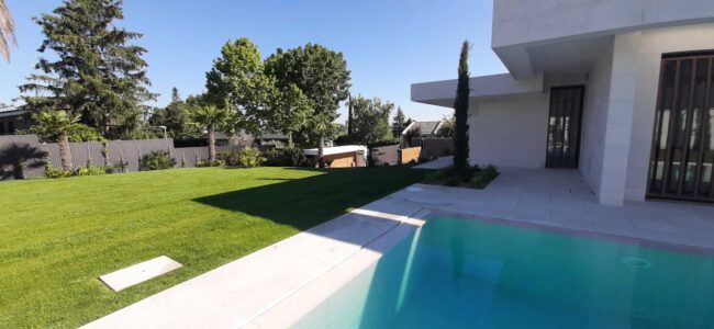 Jardines | Ajardinar | Poda | Jardineria | Diseño jardín | Desbrozar | Sistema Riego | Césped | Césped artificial | Mantenimiento jardín | Tala | Construcción jardines | Palmeras | Setos | Jardín ecológico | Jardín sostenible | Jardín vertical | Toledo | Madrid | Ciudad Real