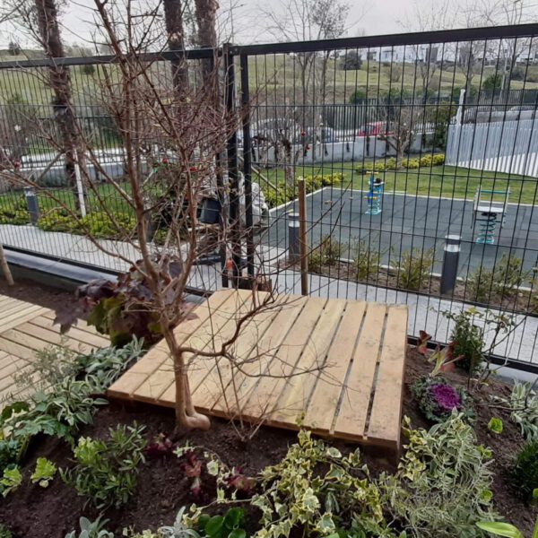 Jardinable-Jardan-Granado_8 Jardines | Ajardinar | Poda | Jardineria | Diseño jardín | Desbrozar | Sistema Riego | Césped | Césped artificial | Mantenimiento jardín | Tala | Construcción jardines | Palmeras | Setos | Jardín ecológico | Jardín sostenible | Jardín vertical | Toledo | Madrid | Ciudad Real